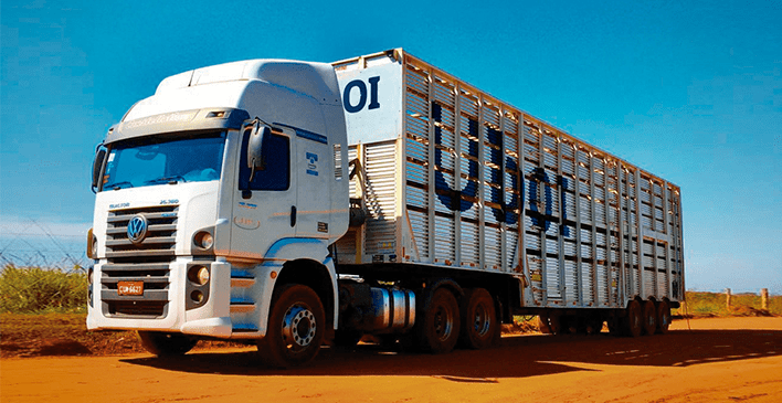 Caminhão transportadora UBOI